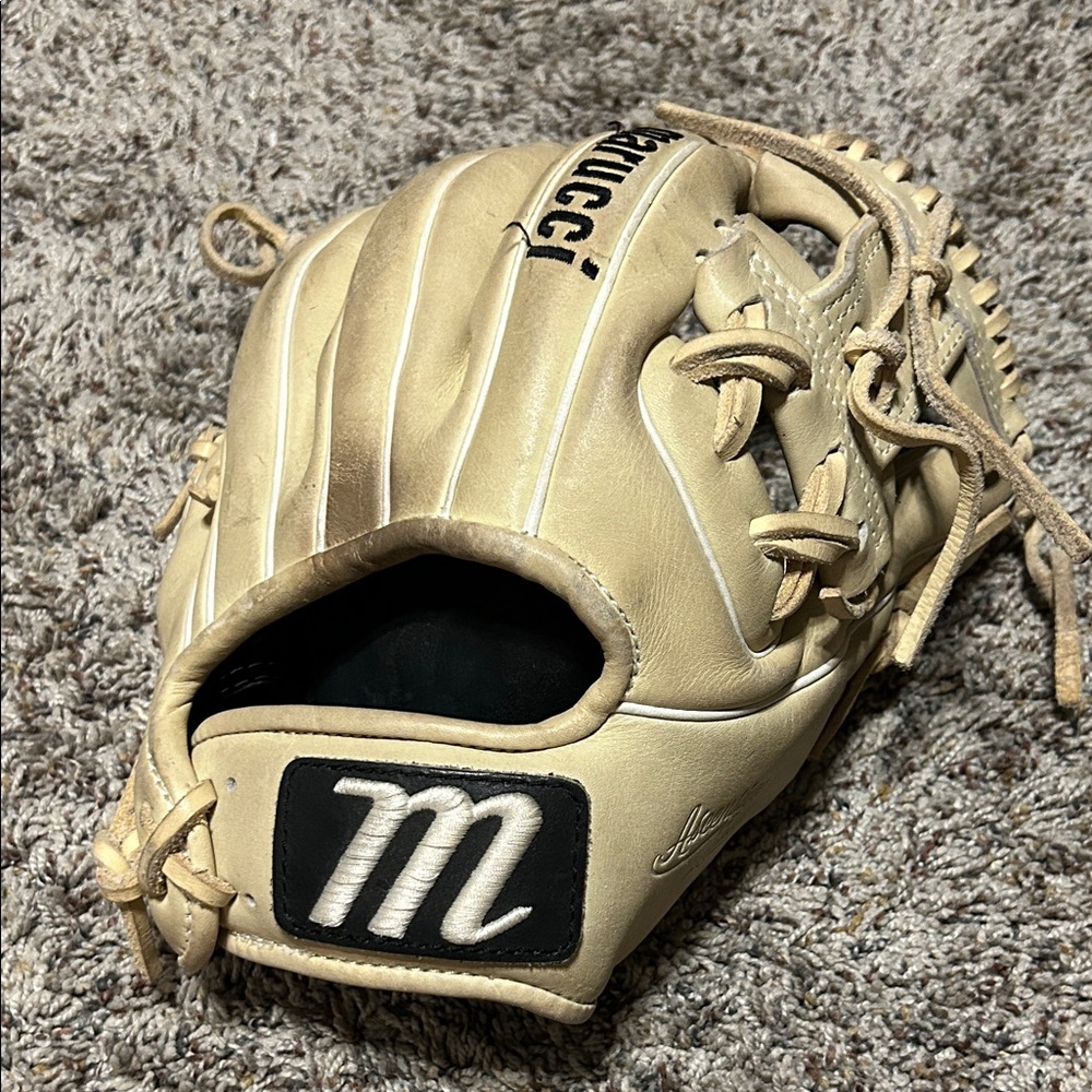 Marucci baseball glove 11.5 inch